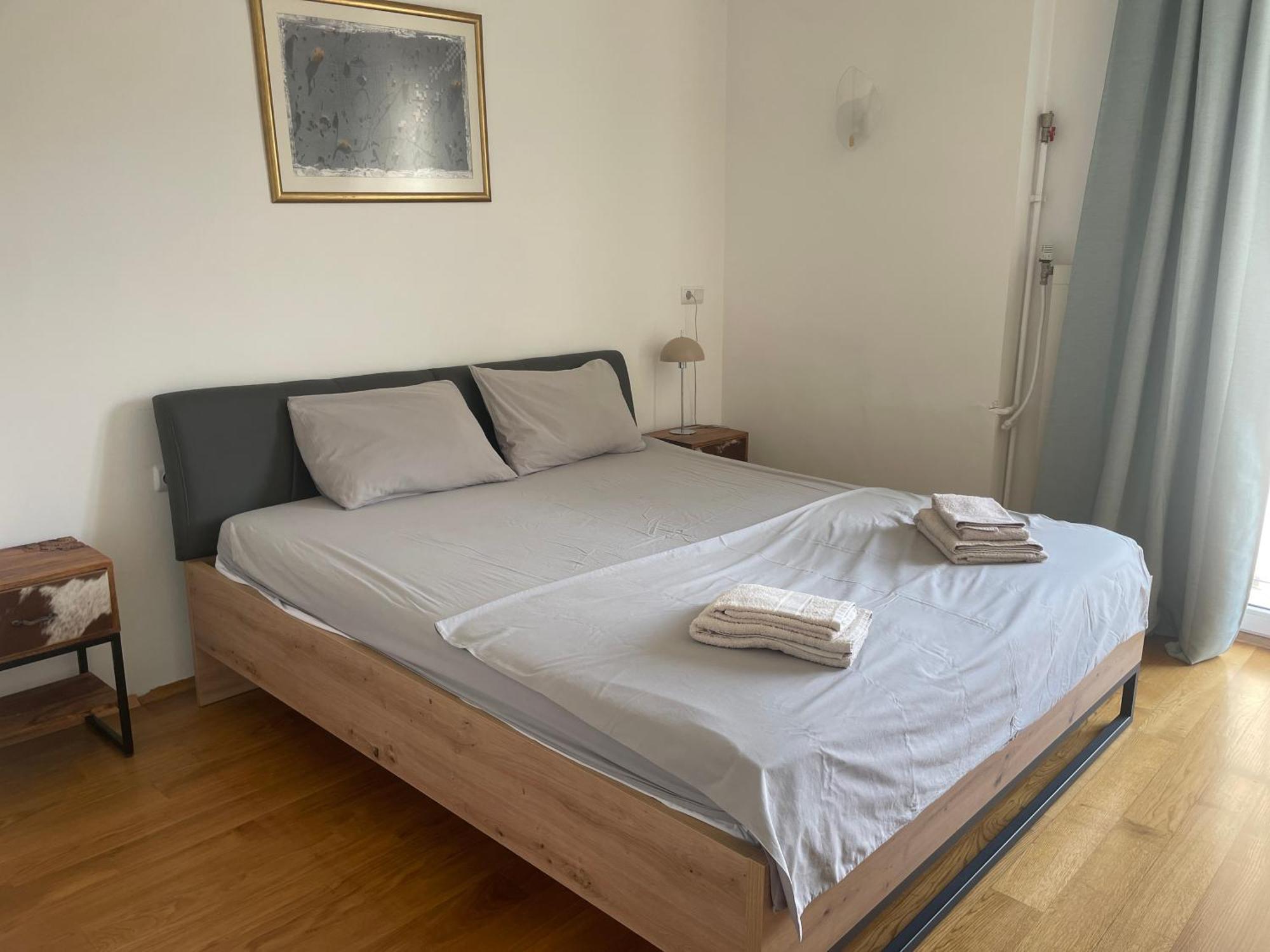 Large 2-Bedroom Centre Art Apartment 소피아 외부 사진